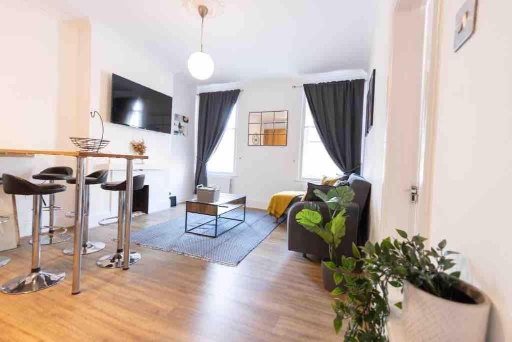 Lovely 2 Bedroom Apartment In Chelsea Sw3 London Luaran gambar